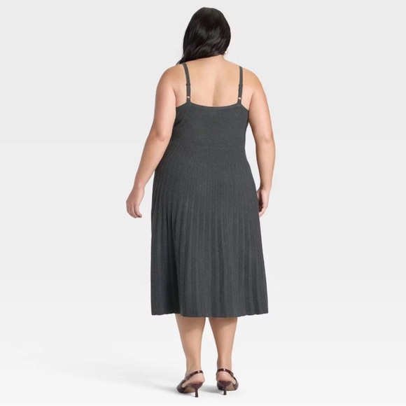 NWT Charcoal Gray Pleated Midi Dress Size 2X - Picture 2 of 3
